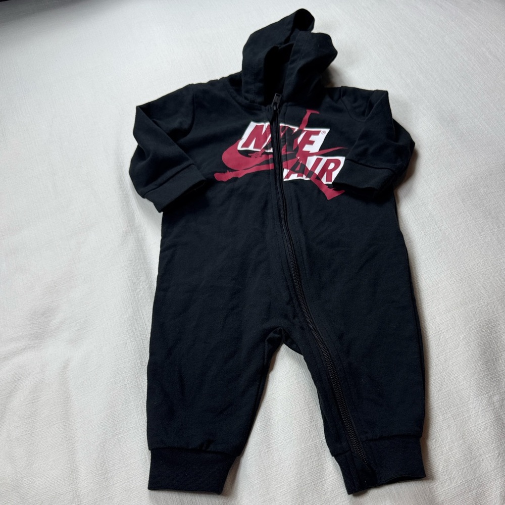 Jordan Black and‎ Red Kids One Piece Footie Bundel deal